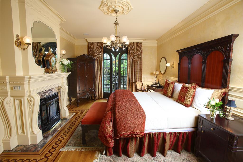 Ledson Hotel