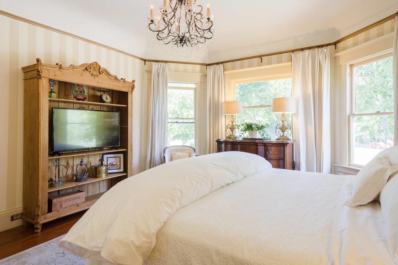 Bancroft Of Bed & Breakfast *