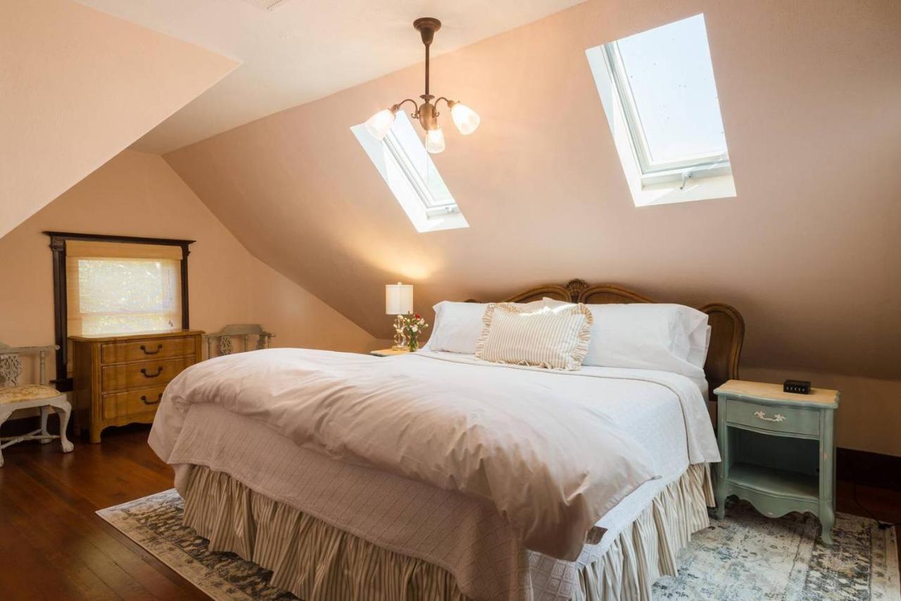 Bancroft Of Bed & Breakfast