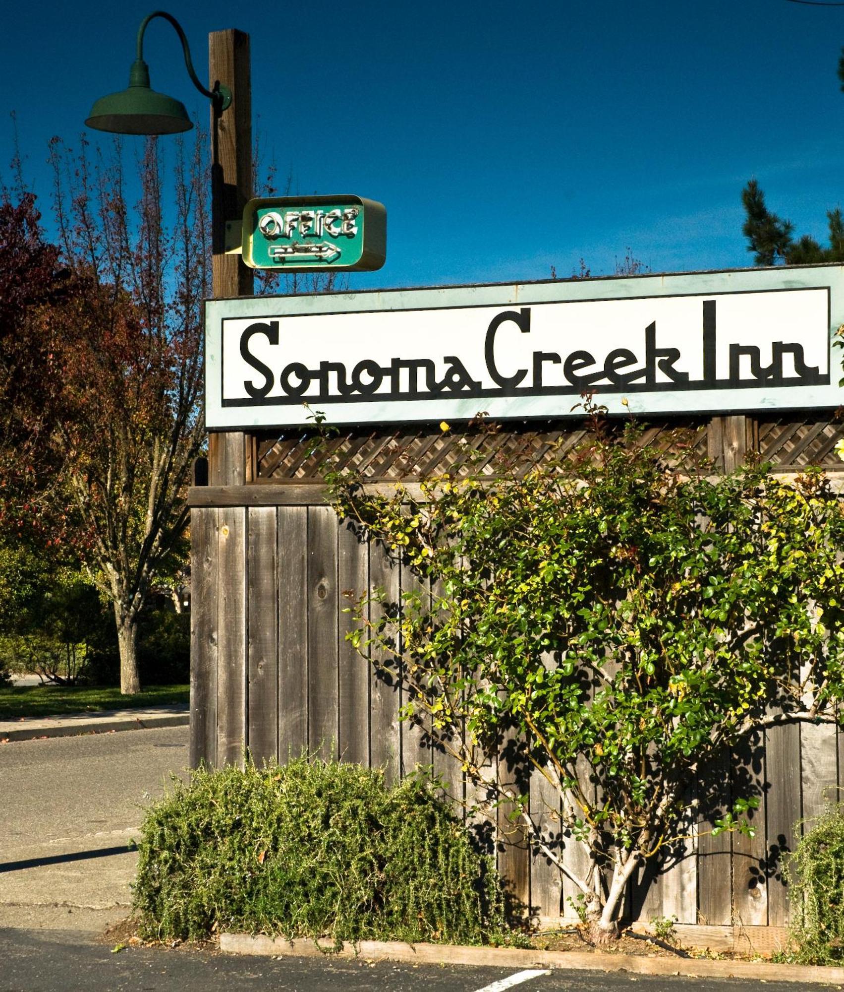 Creek Motel