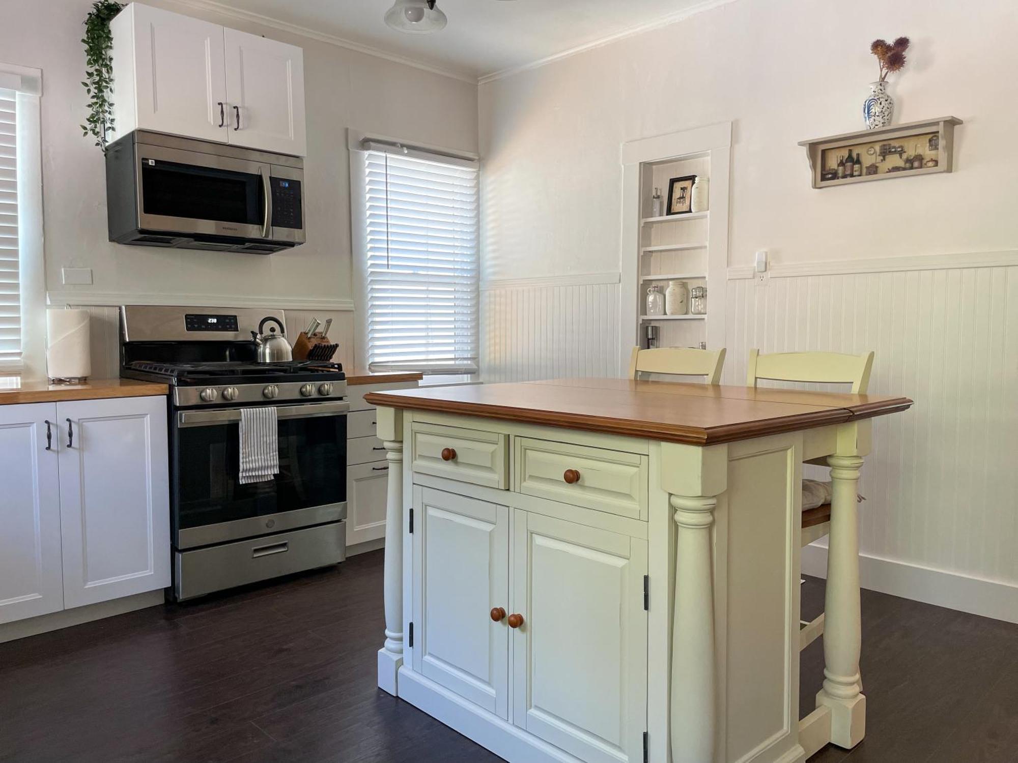 Timeless Charm, Modern Comfort Close To Everything * Sonoma