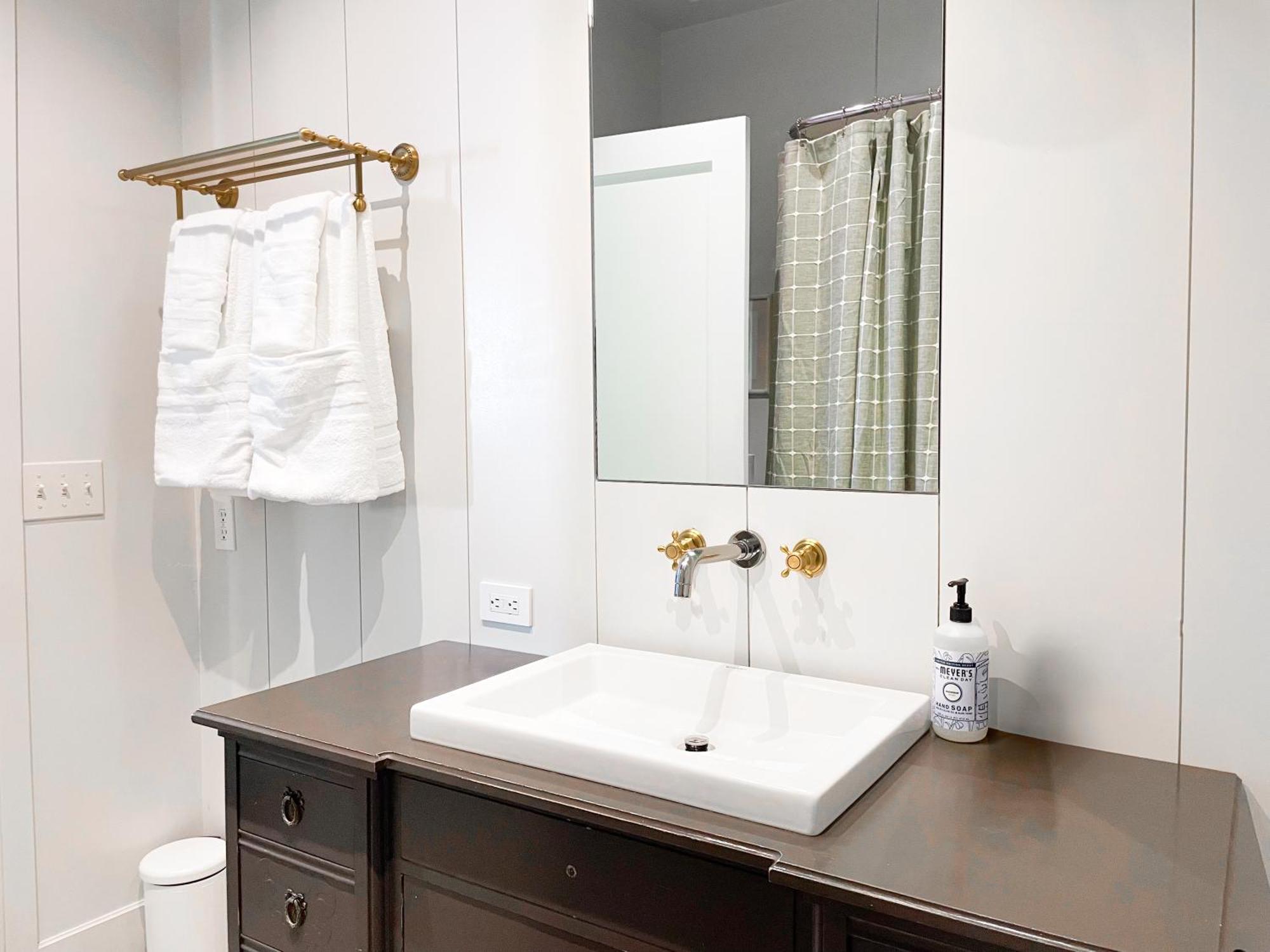 Timeless Charm, Modern Comfort Close To Everything Holiday home Sonoma