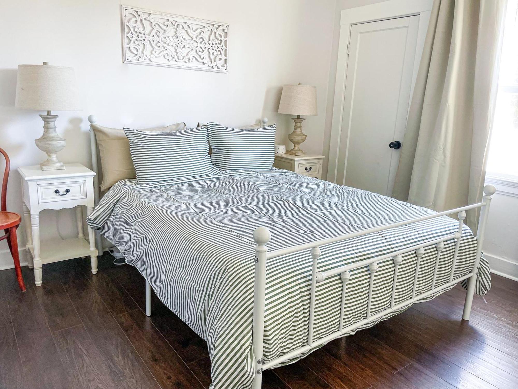 Timeless Charm, Modern Comfort Close To Everything Holiday home *