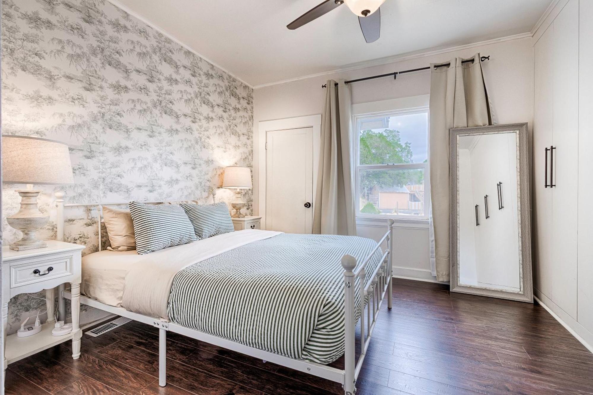Holiday home Timeless Charm, Modern Comfort Close To Everything