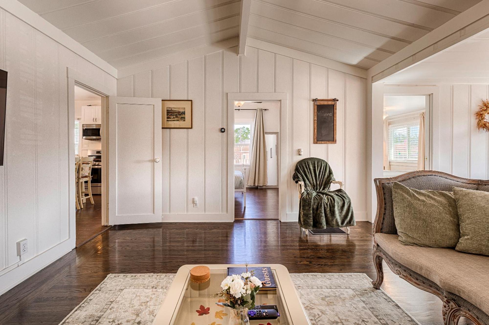 Timeless Charm, Modern Comfort Close To Everything Holiday home Sonoma