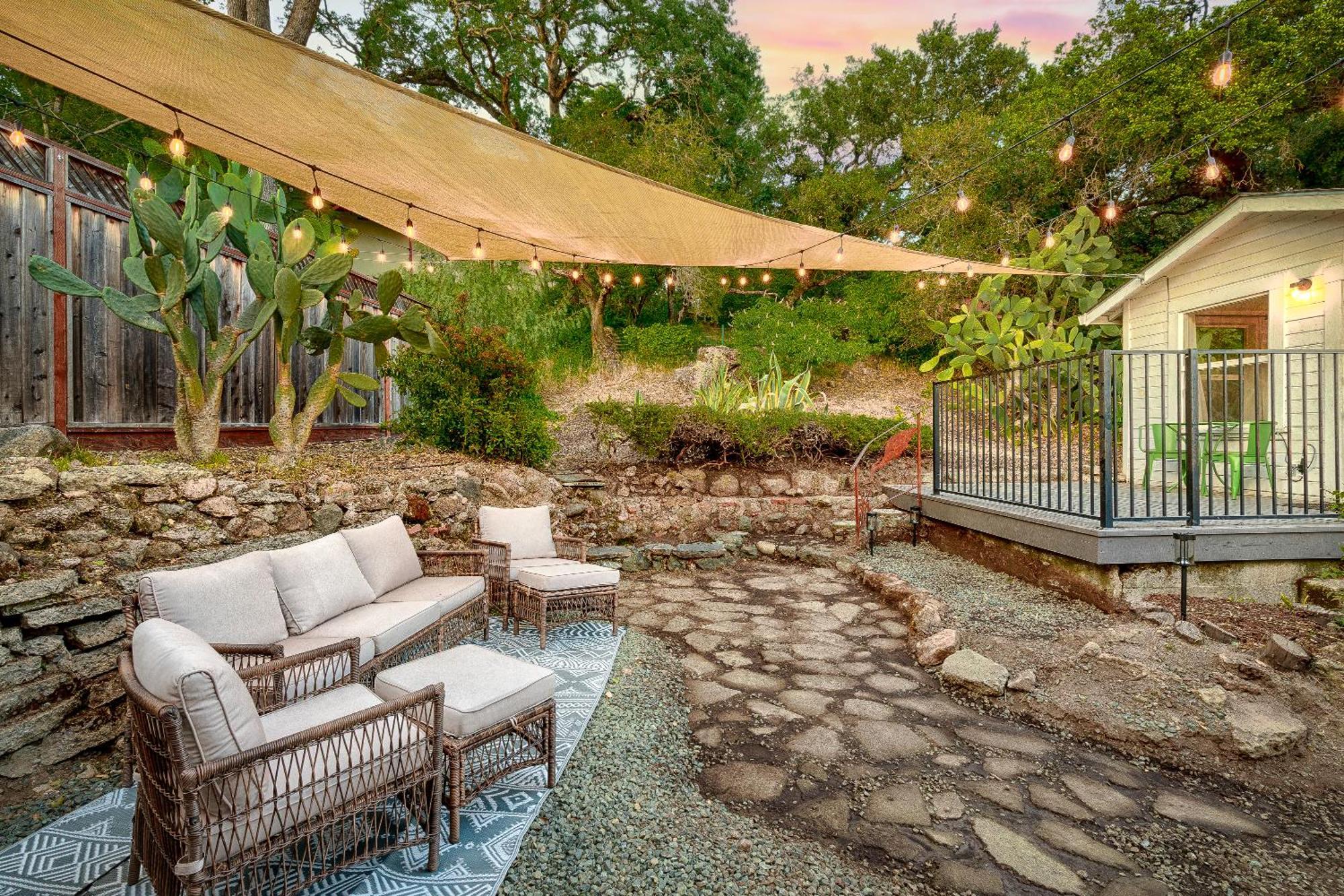 Timeless Charm, Modern Comfort Close To Everything