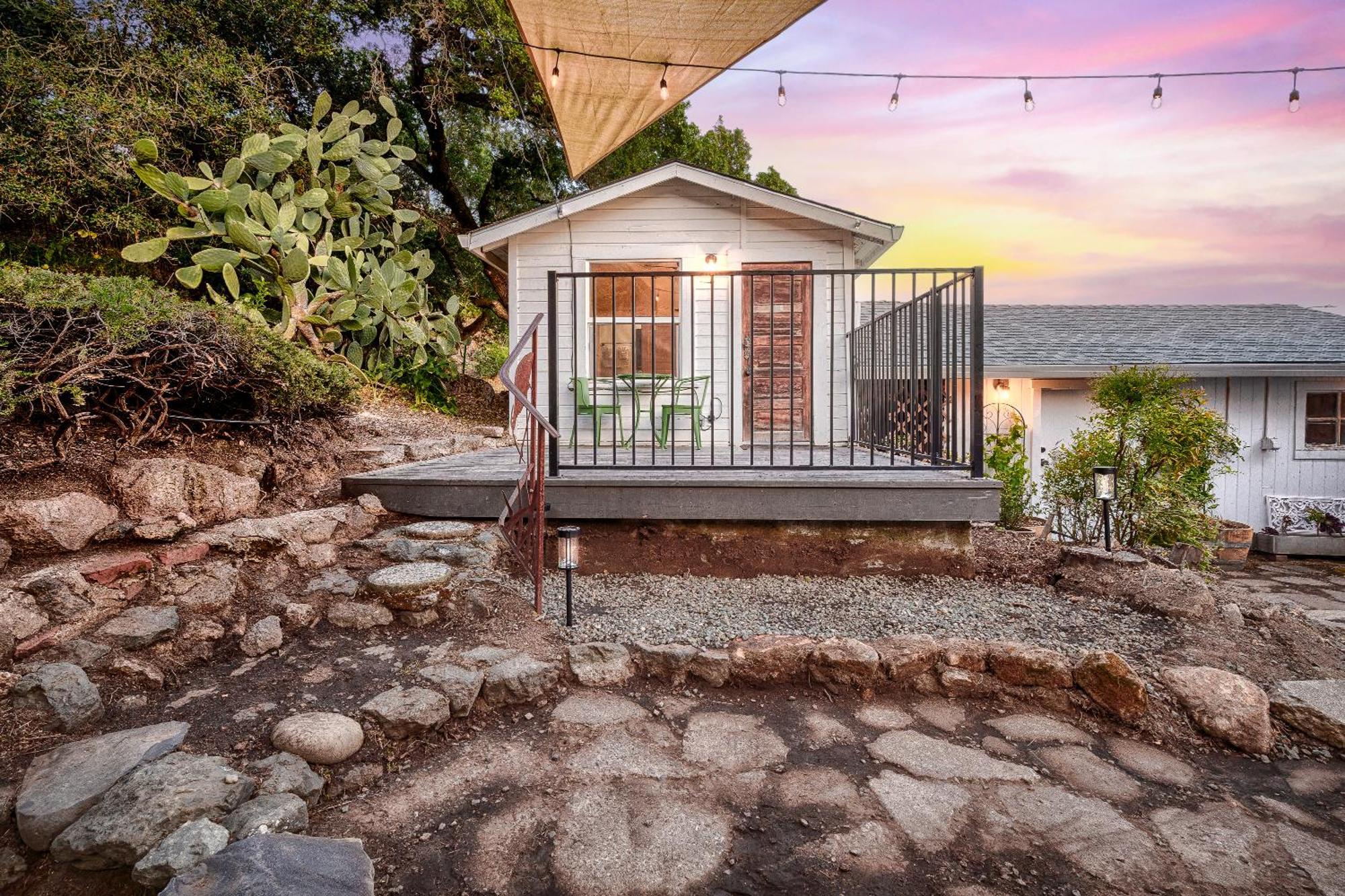 Timeless Charm, Modern Comfort Close To Everything Holiday home *