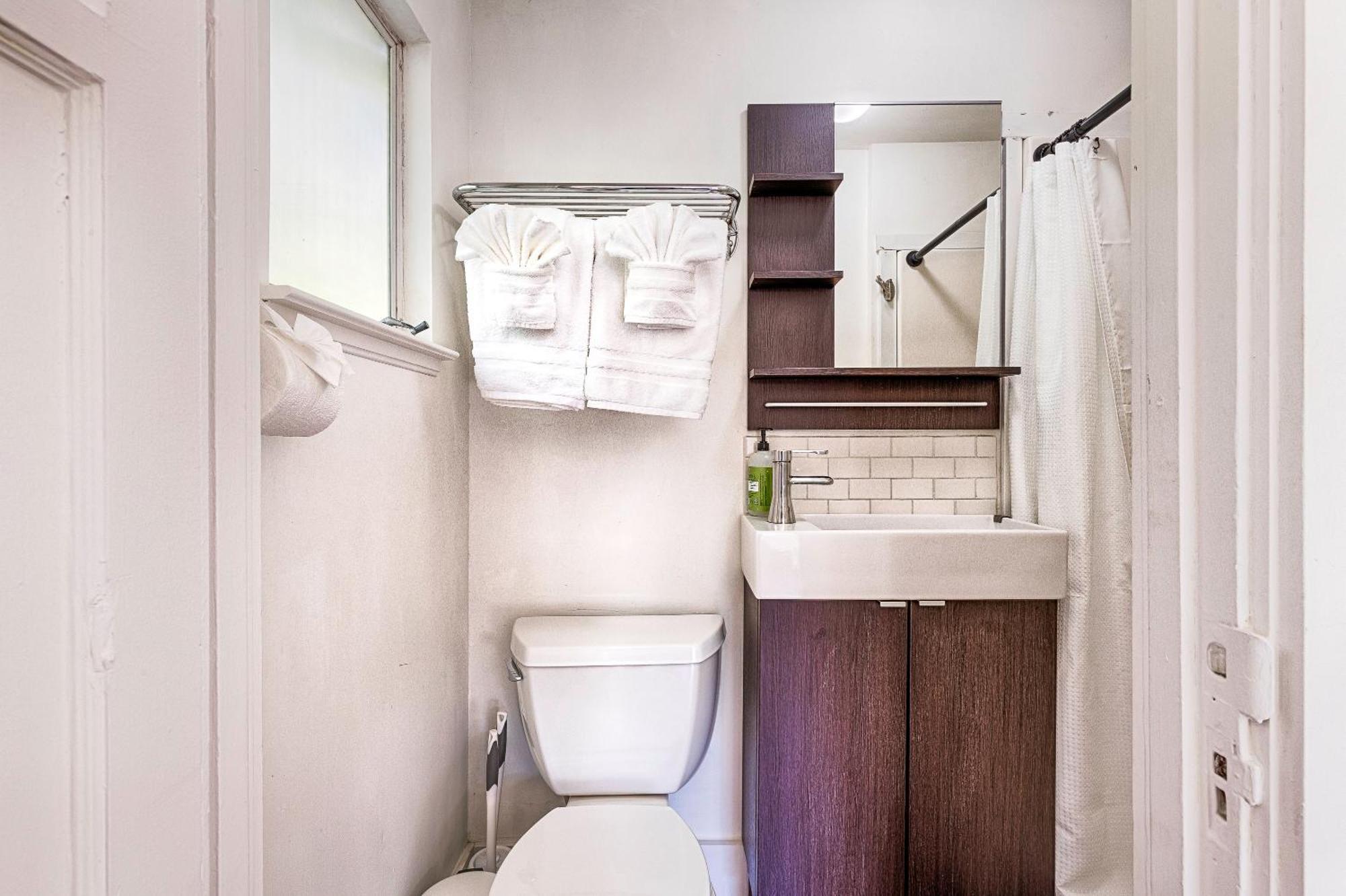 Holiday home Timeless Charm, Modern Comfort Close To Everything Sonoma