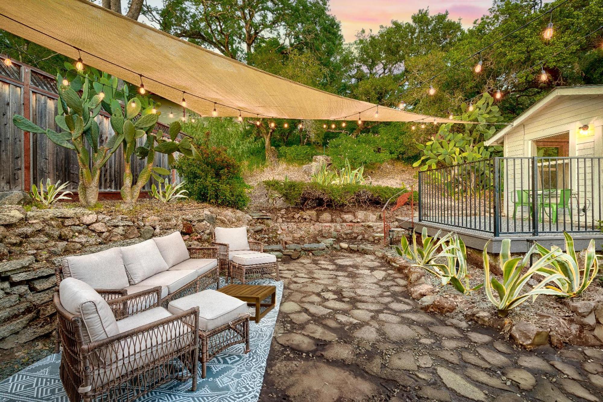 Timeless Charm, Modern Comfort Close To Everything