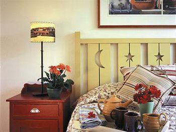 Creek Motel 2*
